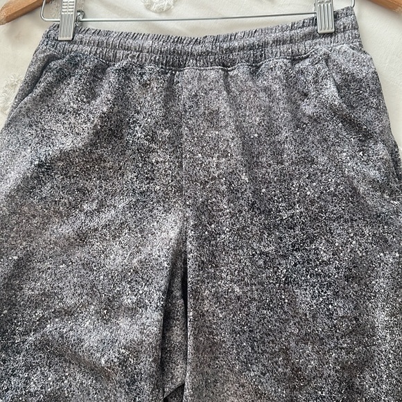 Lululemon men’s pacebreaker multi color 9in shorts grey size small - Picture 3 of 6